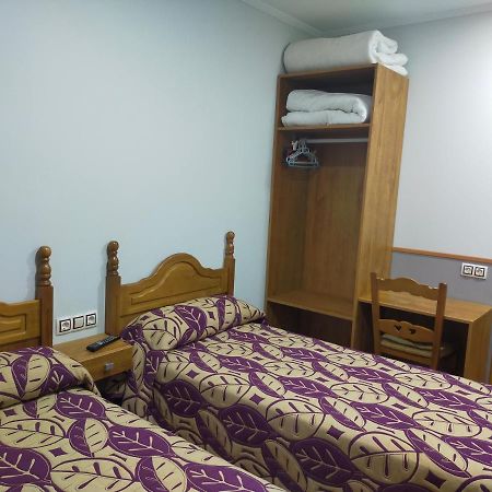 Hostal Banderas Fuensanta de Martos Luaran gambar