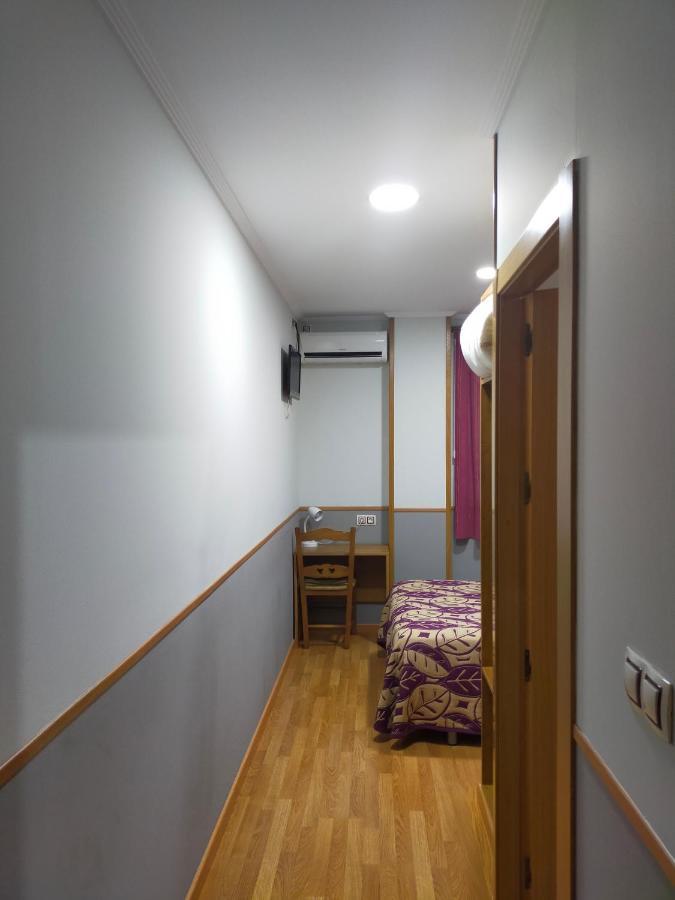 Hostal Banderas Fuensanta de Martos Luaran gambar