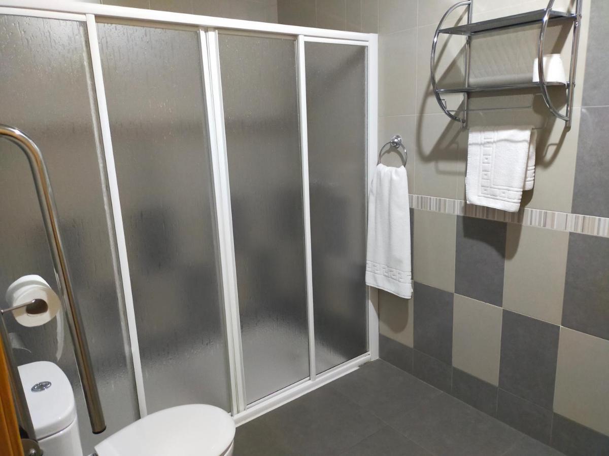 Hostal Banderas Fuensanta de Martos Luaran gambar