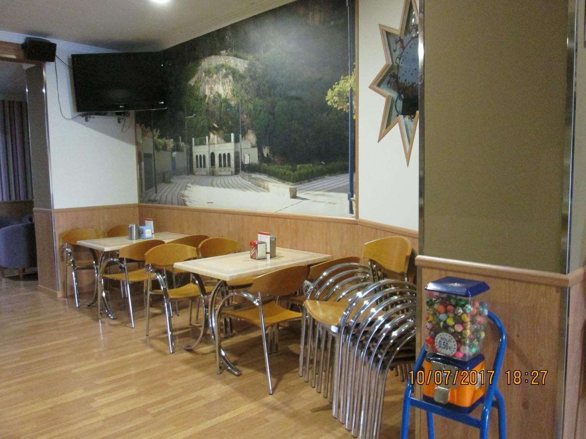 Hostal Banderas Fuensanta de Martos Luaran gambar