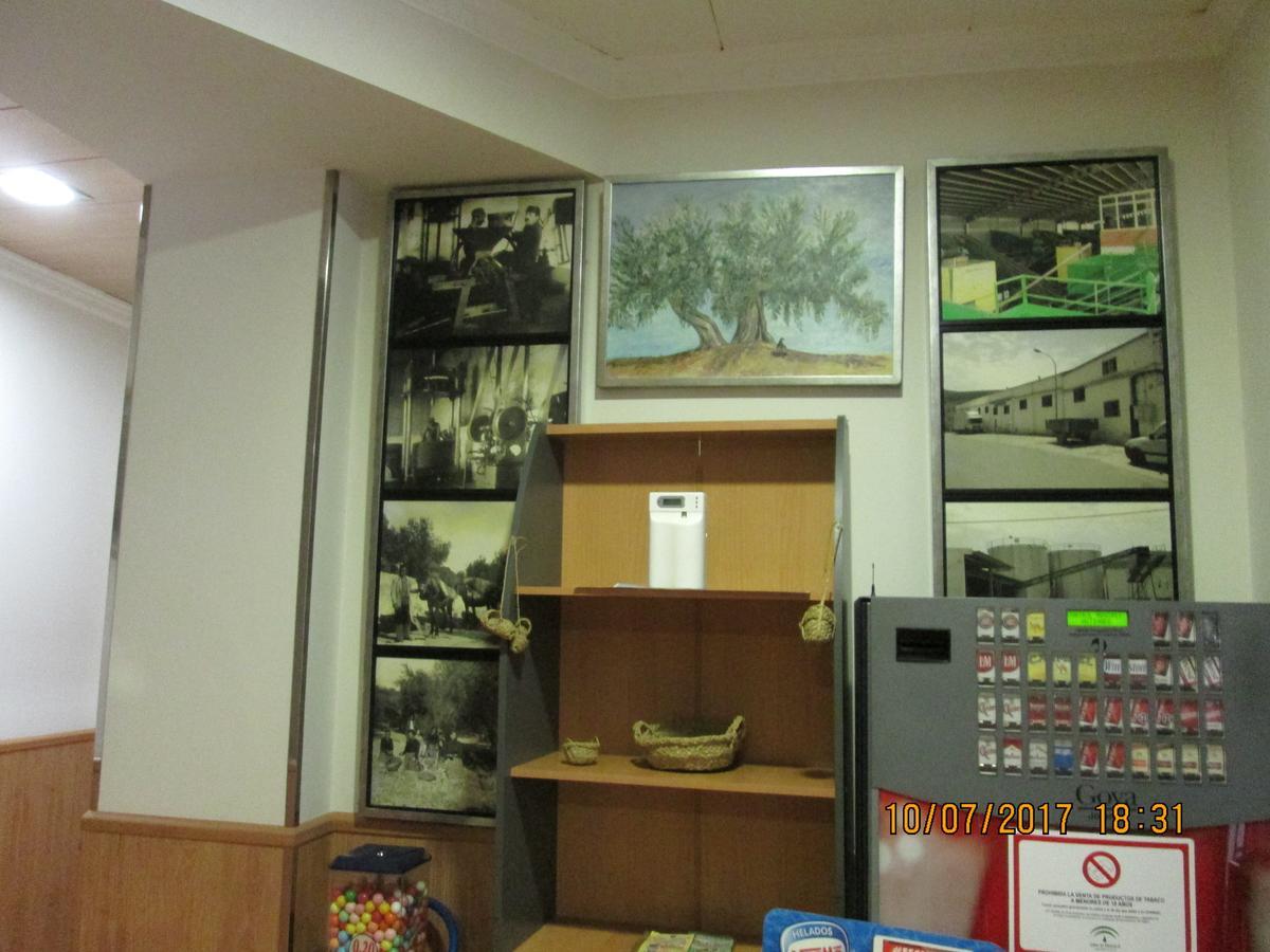 Hostal Banderas Fuensanta de Martos Luaran gambar